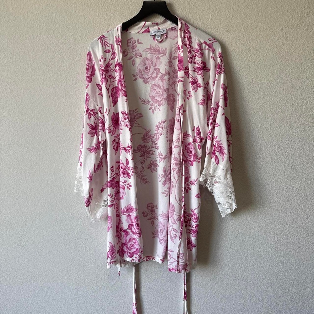 In Bloom by Jonquil pink floral robe with lace trim,